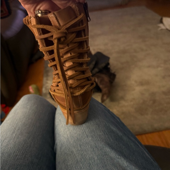 NEW Freebird Walker Ankle Booties, never worn!Size 10, HARD to FIND! - Picture 5 of 12